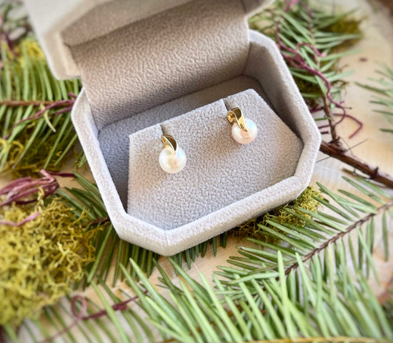 Pearl and Gold Ribbon Stud Earrings