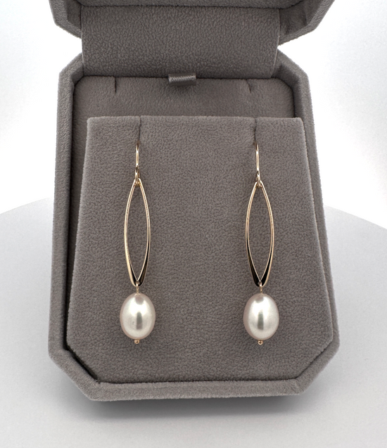 Load image into Gallery viewer, Oval Link Pearl Drop Earrings
