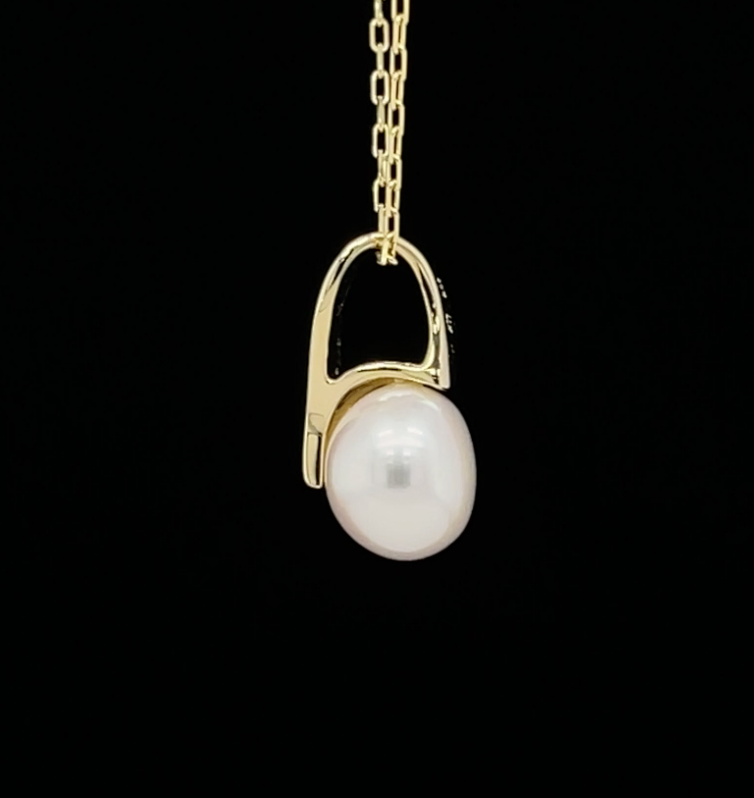 Pearl and Gold Ribbon Necklace