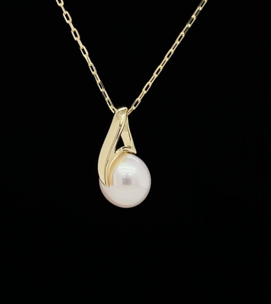 Pearl and Gold Ribbon Necklace