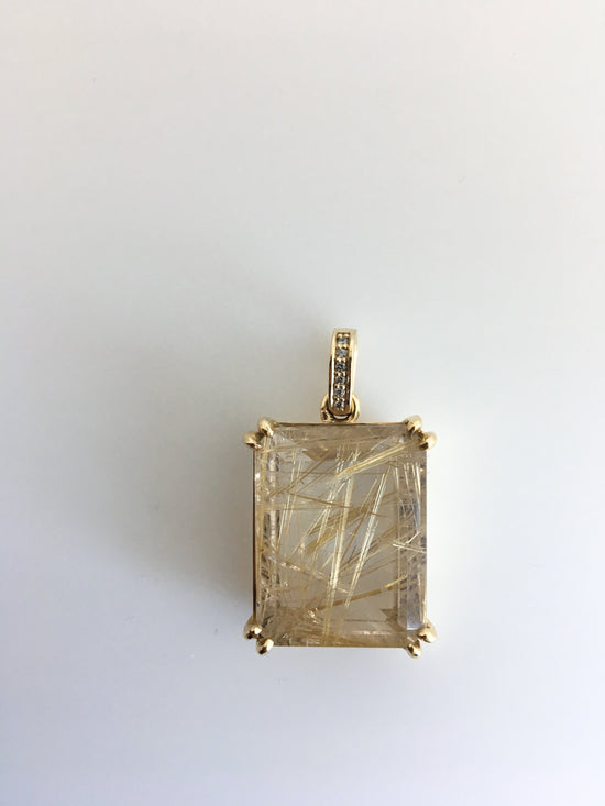 Rutilated Quartz and Diamond Bale Pendant in 18K Yellow Gold